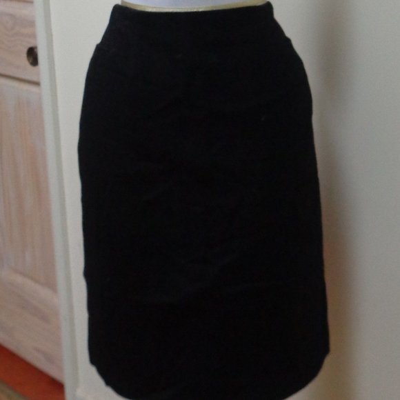 EUC - Stunning ZION Black Wool/Cashmere Blend Pencil Skirt - Size 8 - Picture 2 of 6